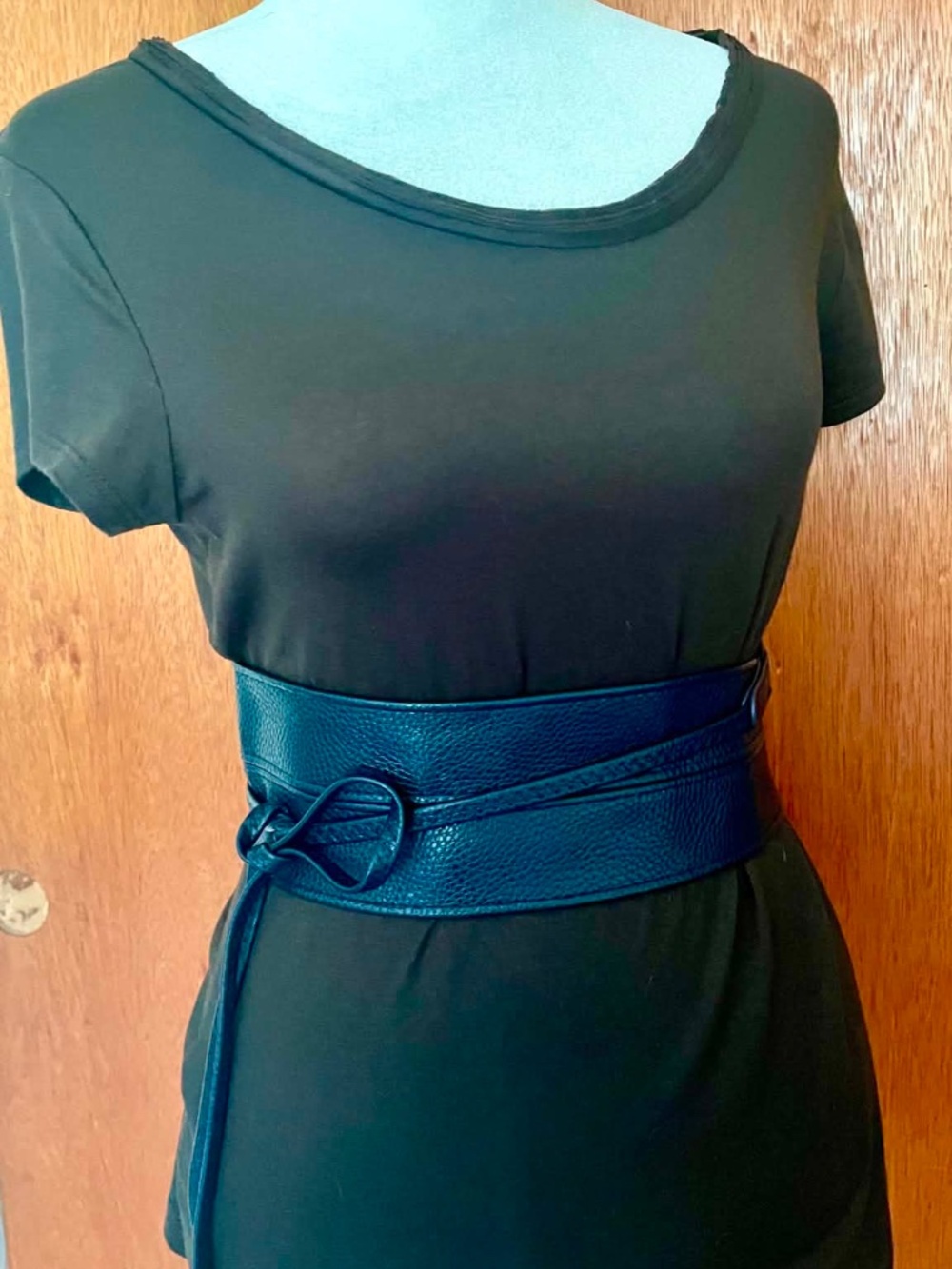Banana Republic Brown Scoop Neck Tee Ruched Neckline Detail M